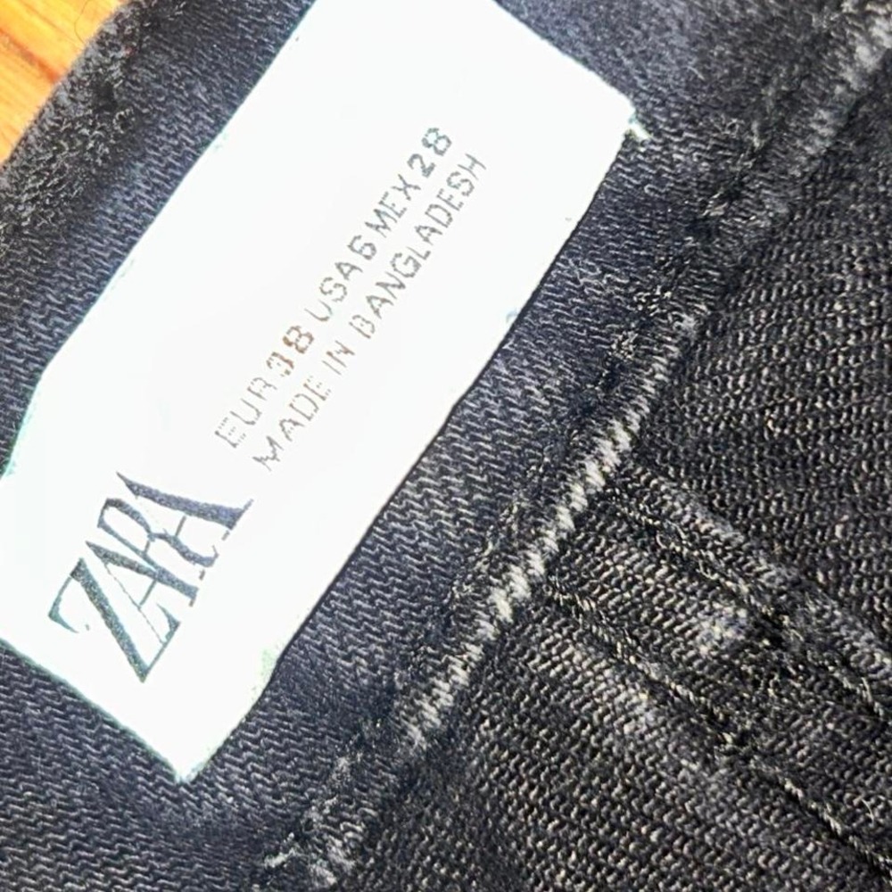 Zara Black High-Rise Split Hem‎ Straight Leg Jeans Size 6 - Picture 7 of 8